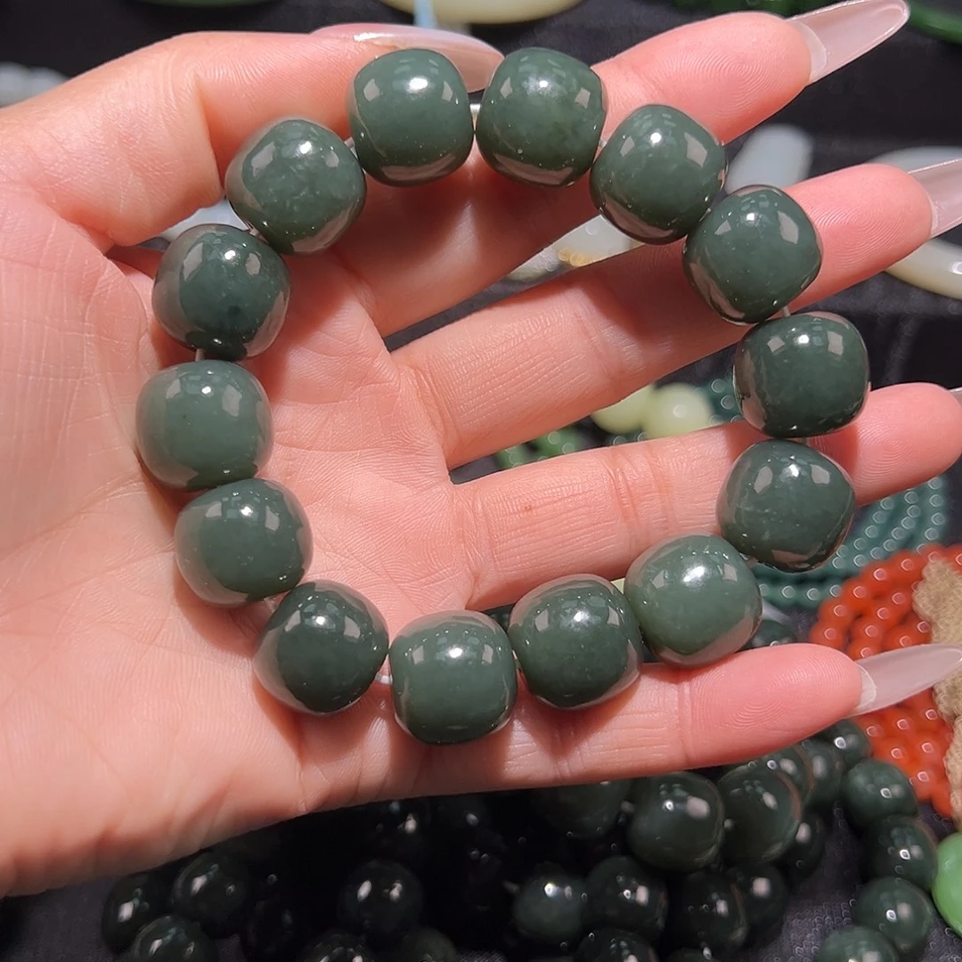 江***送和田玉未镶嵌手链