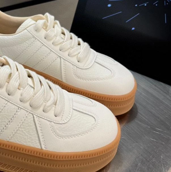 39-57698 爱丽维斯家 四季款韩系板鞋