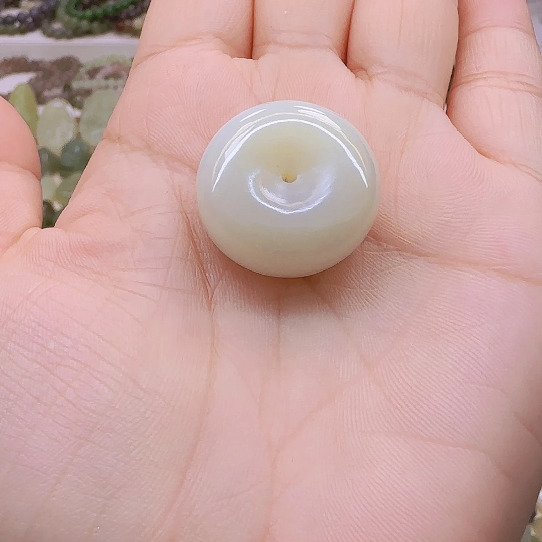 和田玉未镶嵌吊坠(赠链)