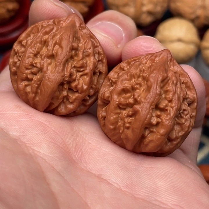 文玩核桃把件九龙筋