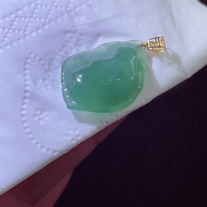 翡翠18K金镶嵌颈饰翡翠