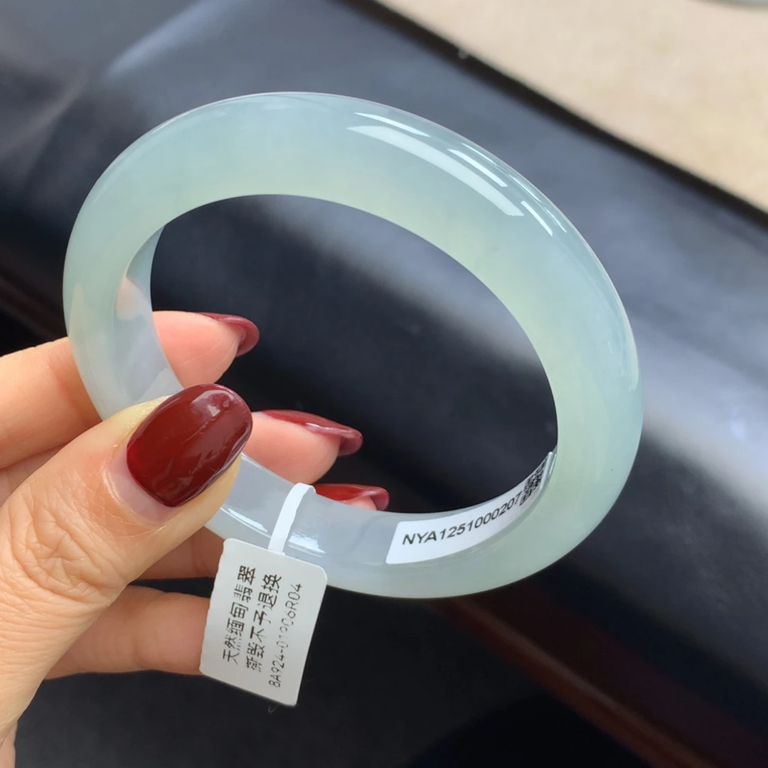 翡翠未镶嵌手镯冰