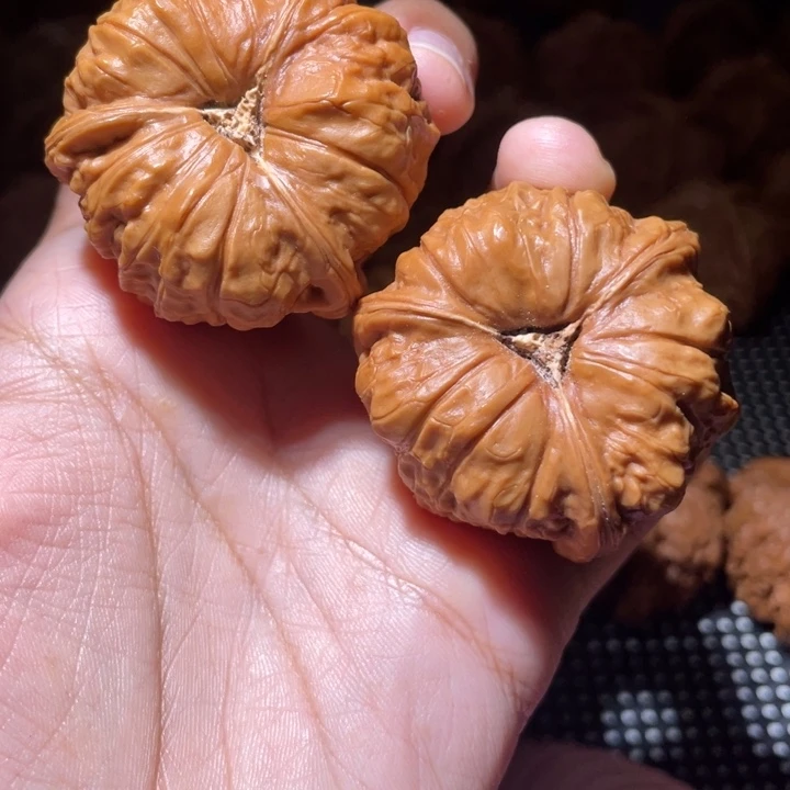 爱***豆吊坠文玩核桃拼接