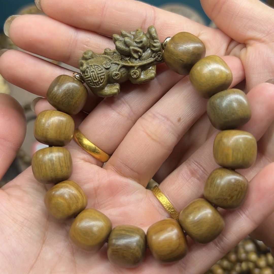 维腊木（绿檀）无事牌