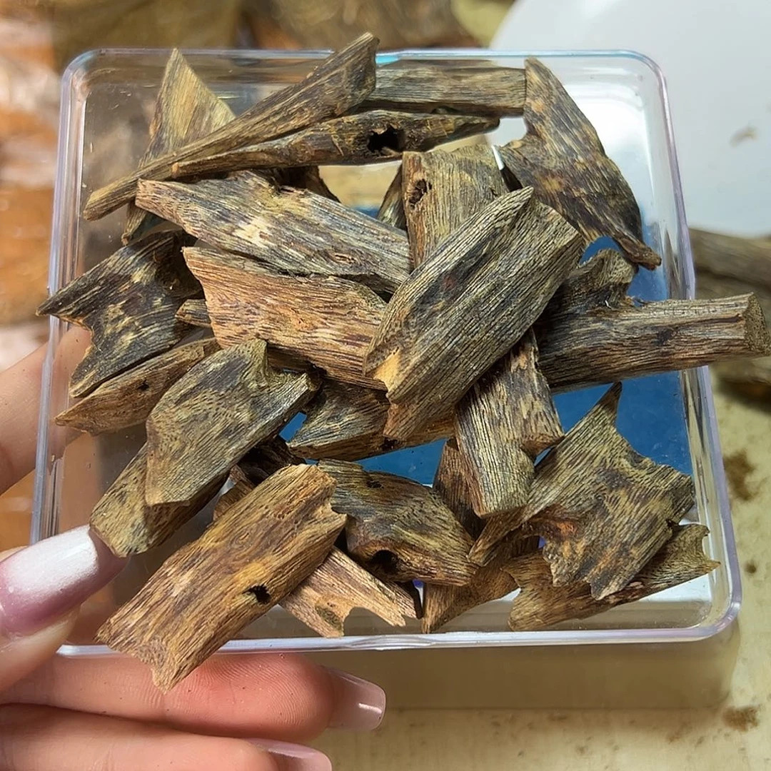 香料绿奇楠陆河块料30克