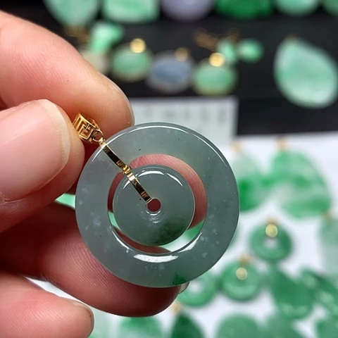 翡翠吊坠(不含链)18K金镶嵌