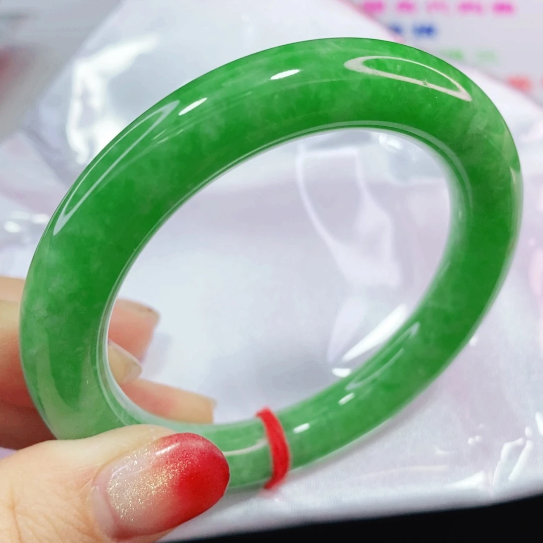 未镶嵌手镯（圆镯）翡翠55.2圈毕业款色辣