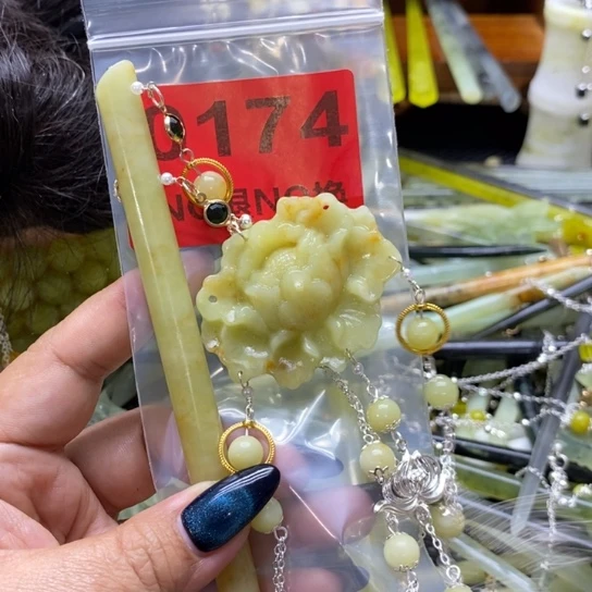 简***乐未镶嵌蛇纹石玉发簪