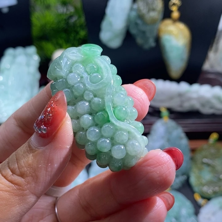 【闪购商品】颈饰未镶嵌翡翠葡萄