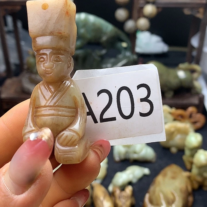 和田玉未镶嵌车挂