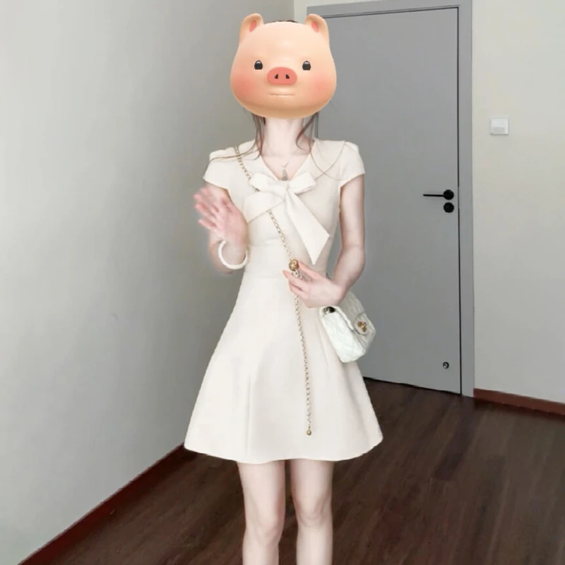 法式短袖连衣裙子女夏季2025新款设计感小众收腰显瘦气质短裙