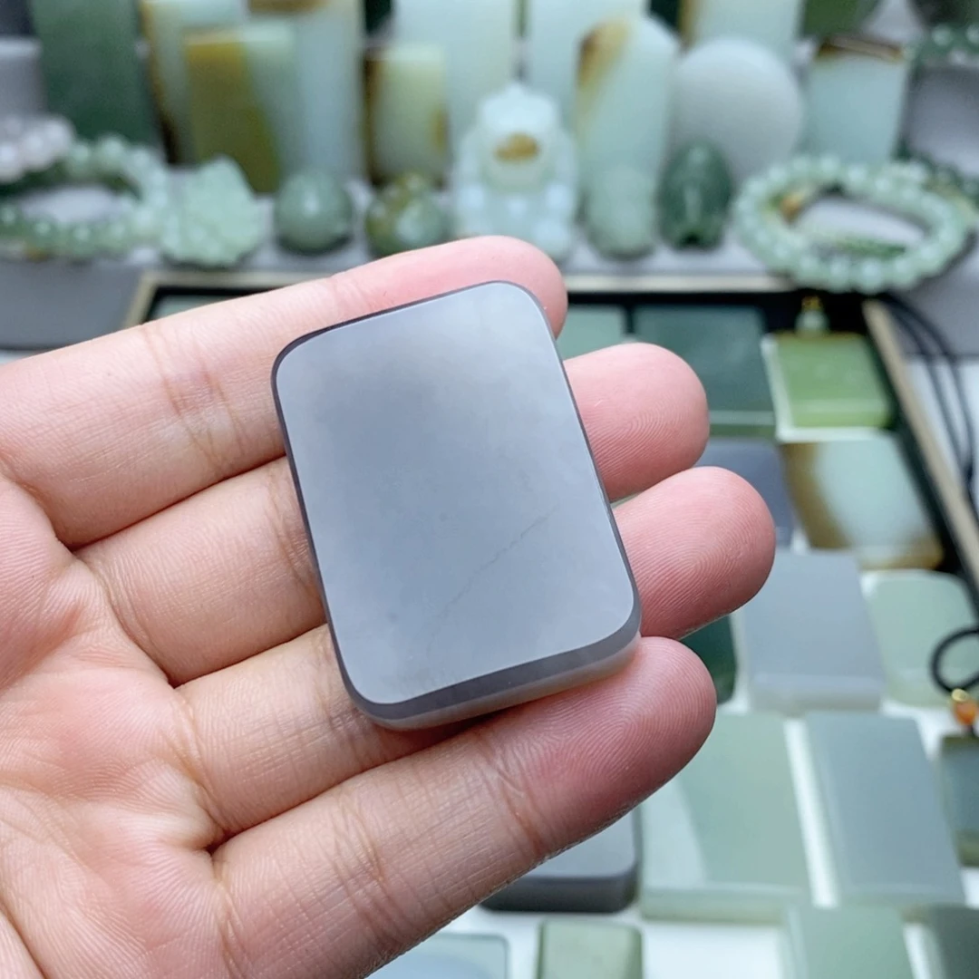 和田玉颈饰未镶嵌青*石