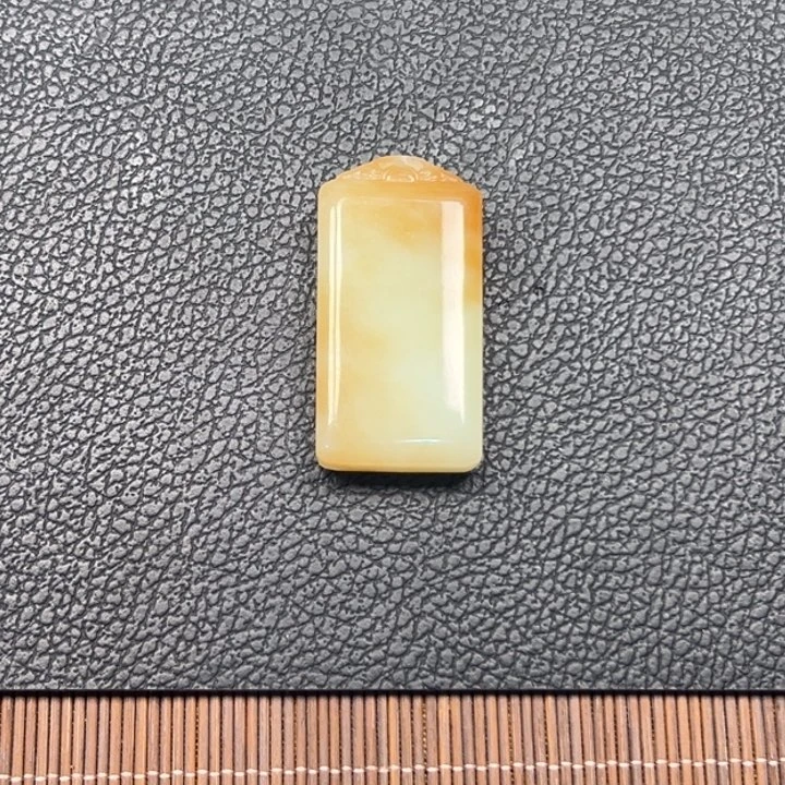 *****岫岩老玉（透闪石质玉）未镶嵌颈饰