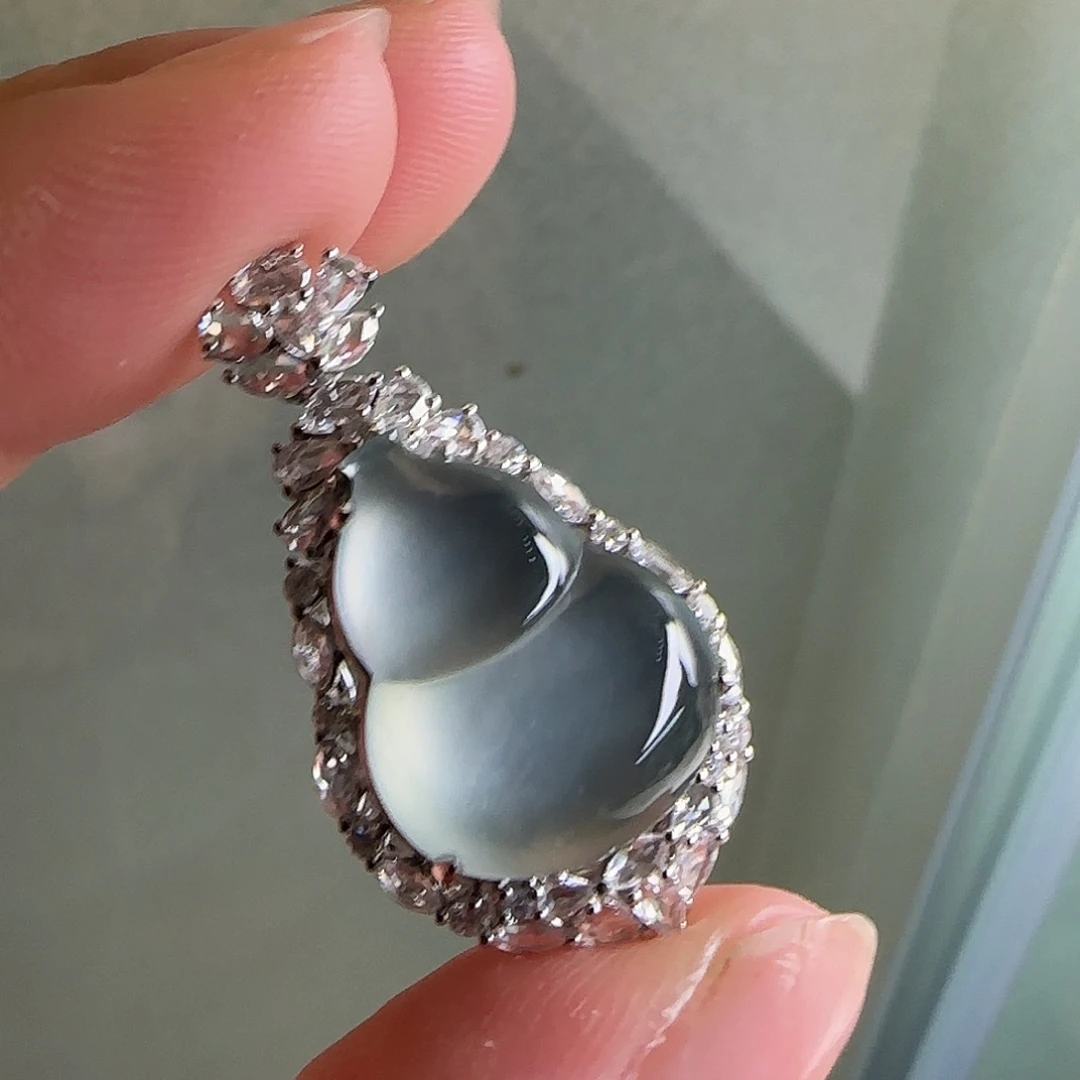 翡翠18K金镶嵌颈饰天然翡翠