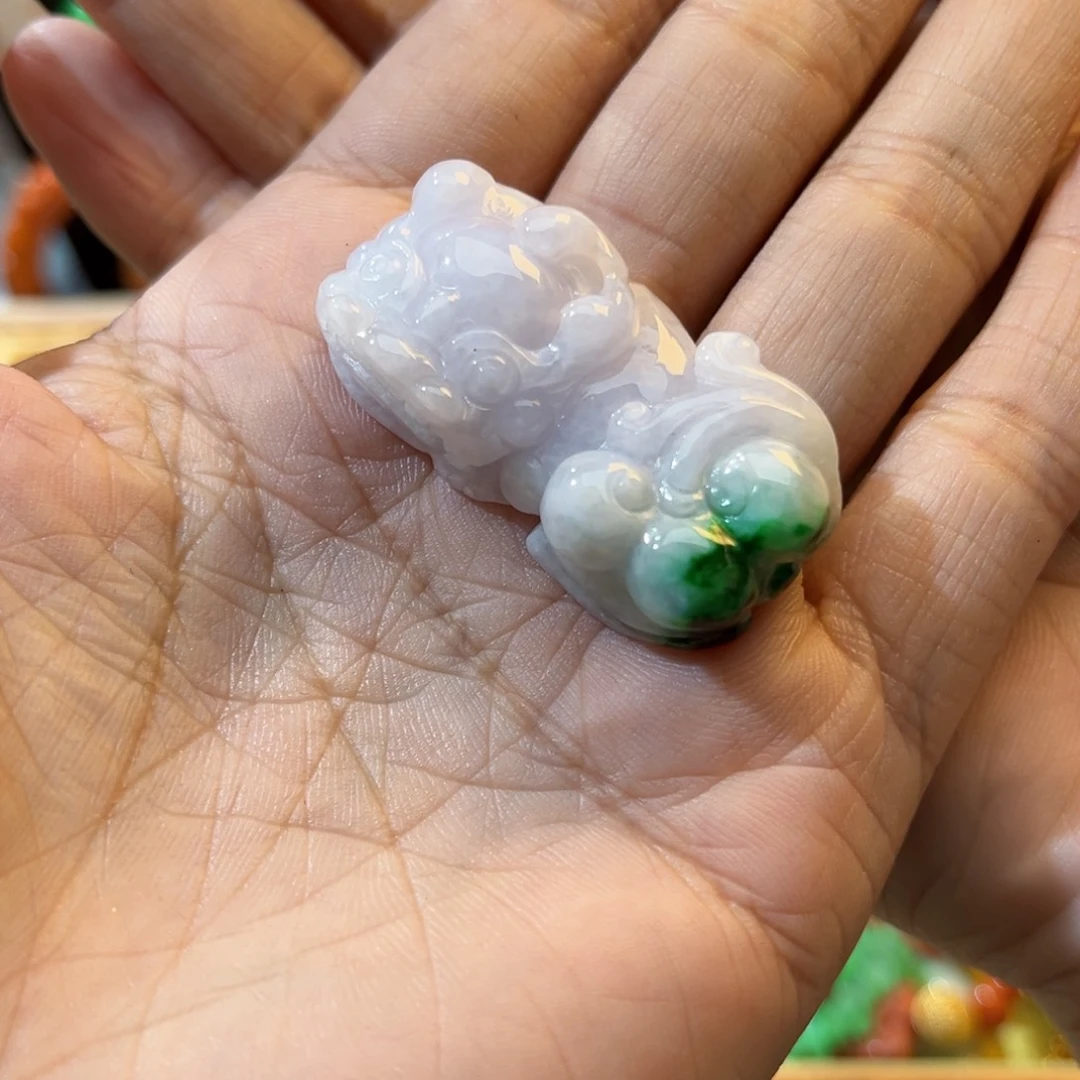 翡翠未镶嵌颈饰待编织