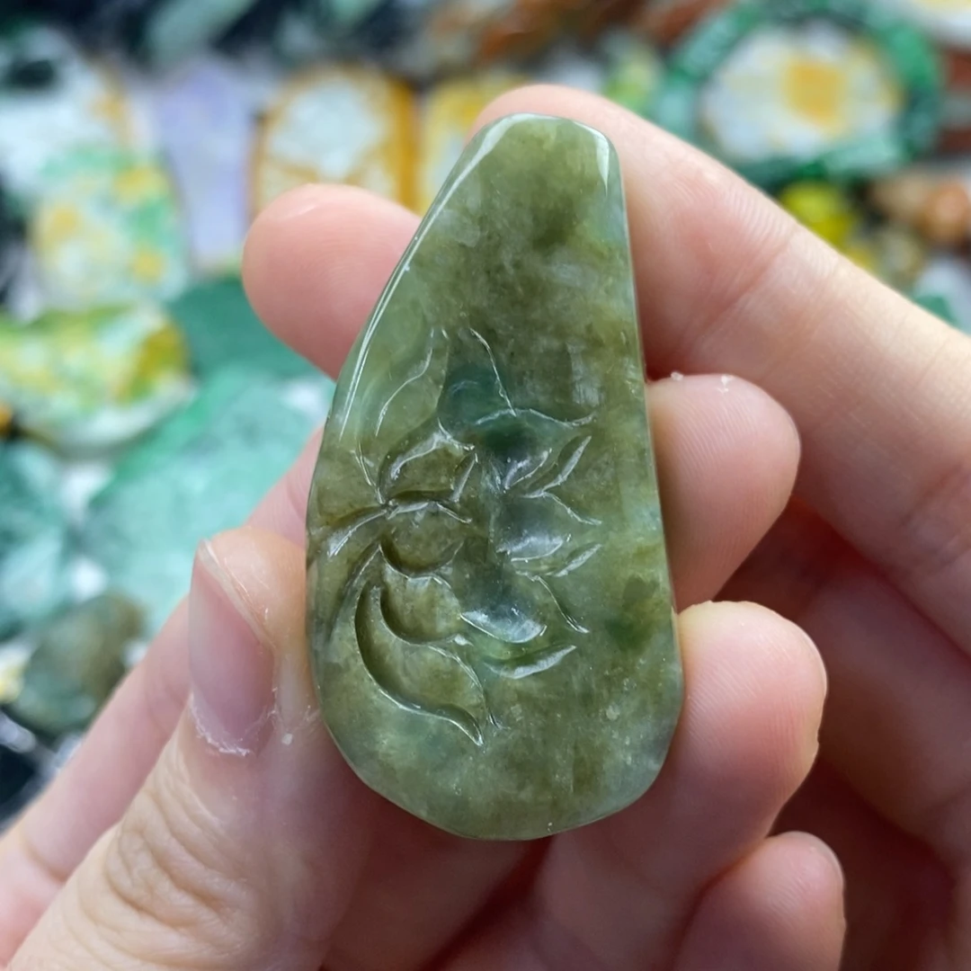 翡翠未镶嵌颈饰吊坠
