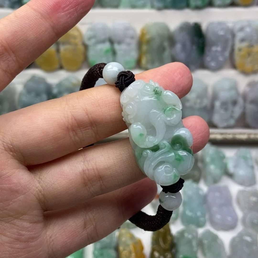 白***马翡翠未镶嵌吊坠(赠链)