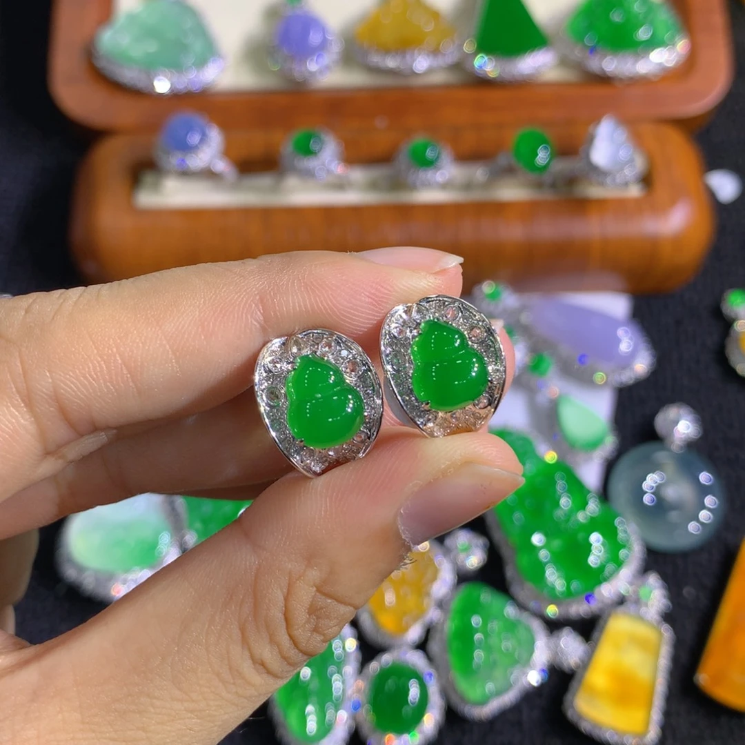 小***雅翡翠18K金镶嵌耳饰888888