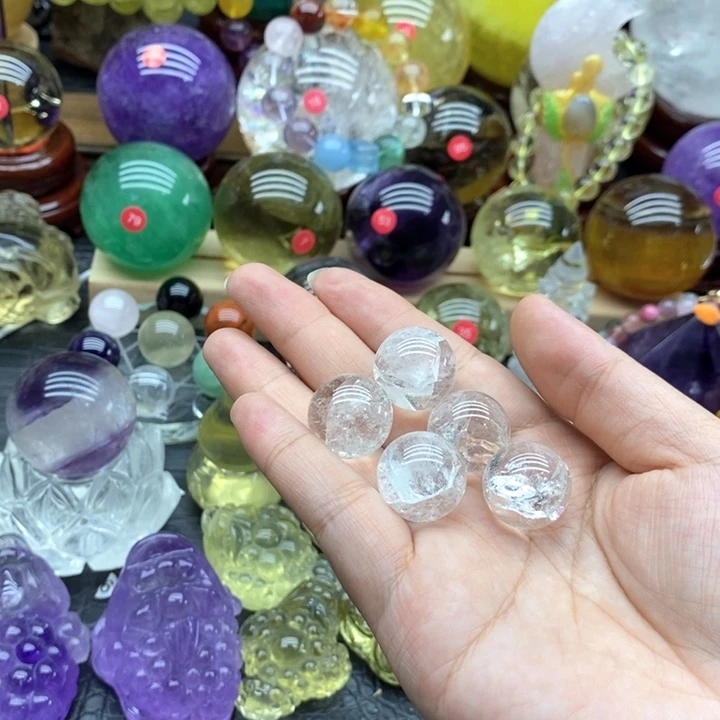 孟***了石材天然白水晶球