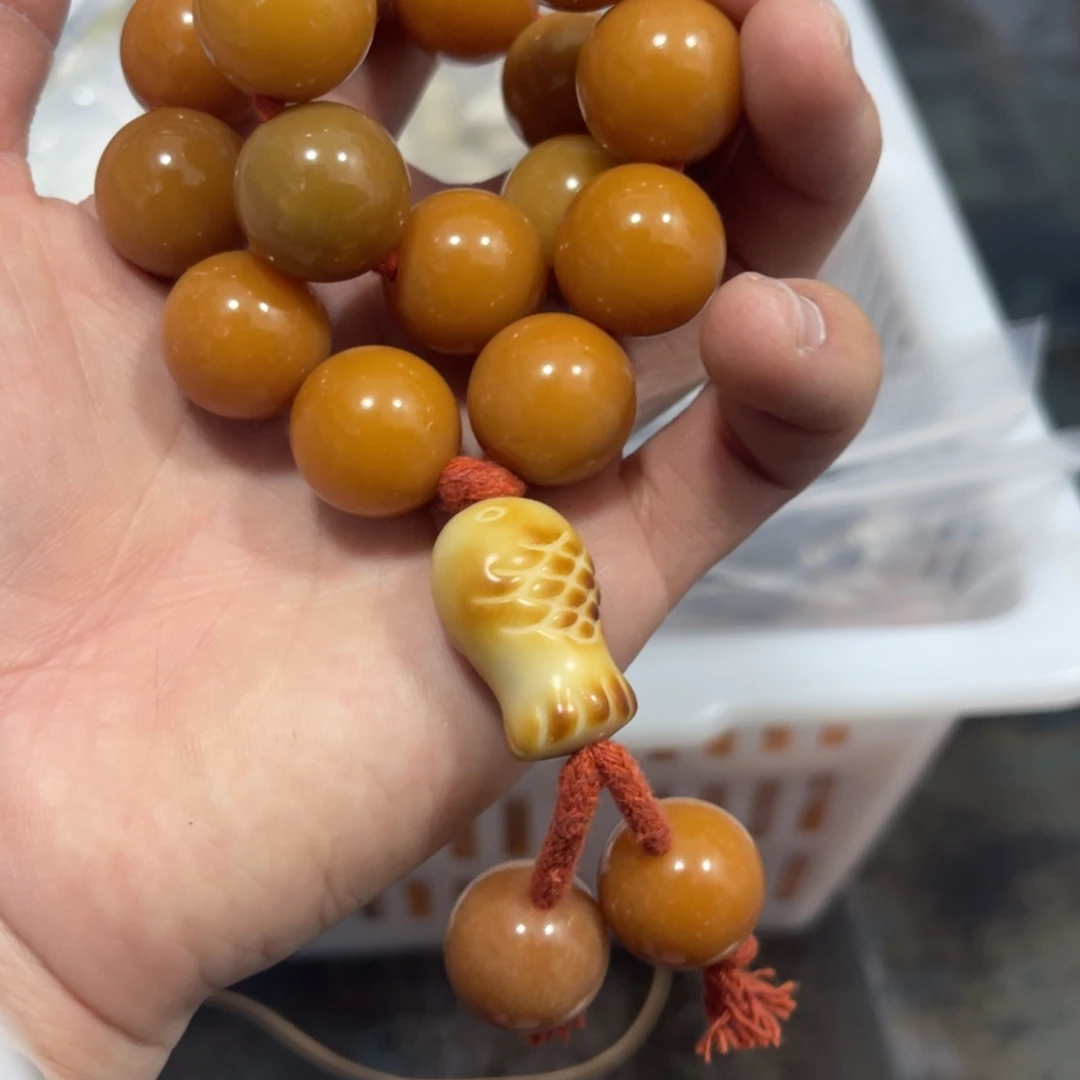 白玉菩提吊坠z 16mm/20/微瑕鸡油黄