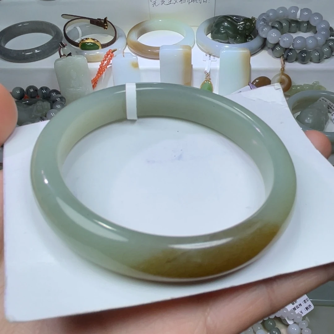 和田玉未镶嵌颈饰54圈口