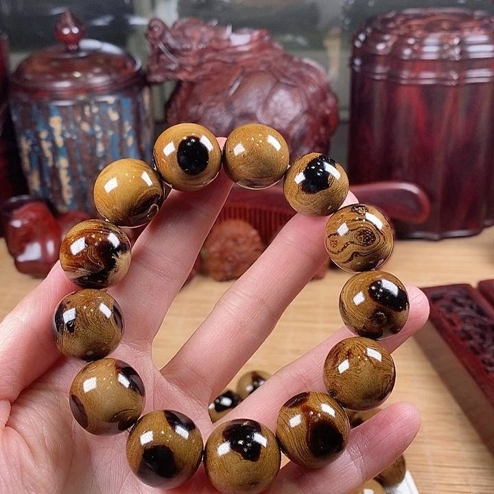 齾***生檀香紫檀（小叶紫檀）