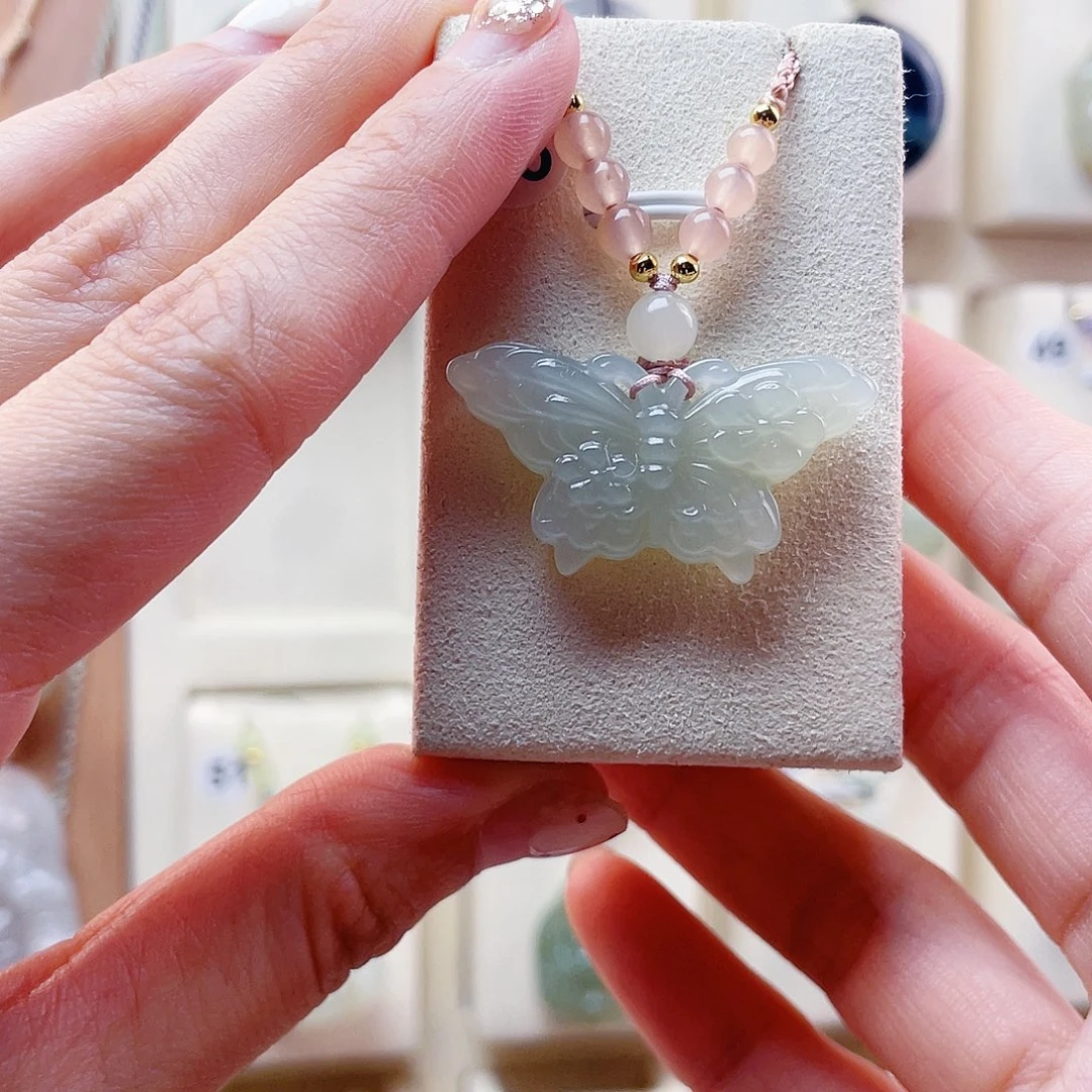 和田玉未镶嵌吊坠(赠链)