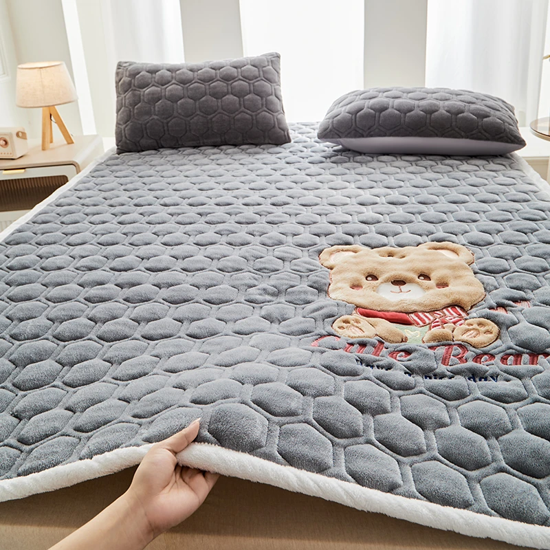冬季牛奶绒床垫家用床褥子床护垫可机洗宿舍夹棉床盖保暖软床垫