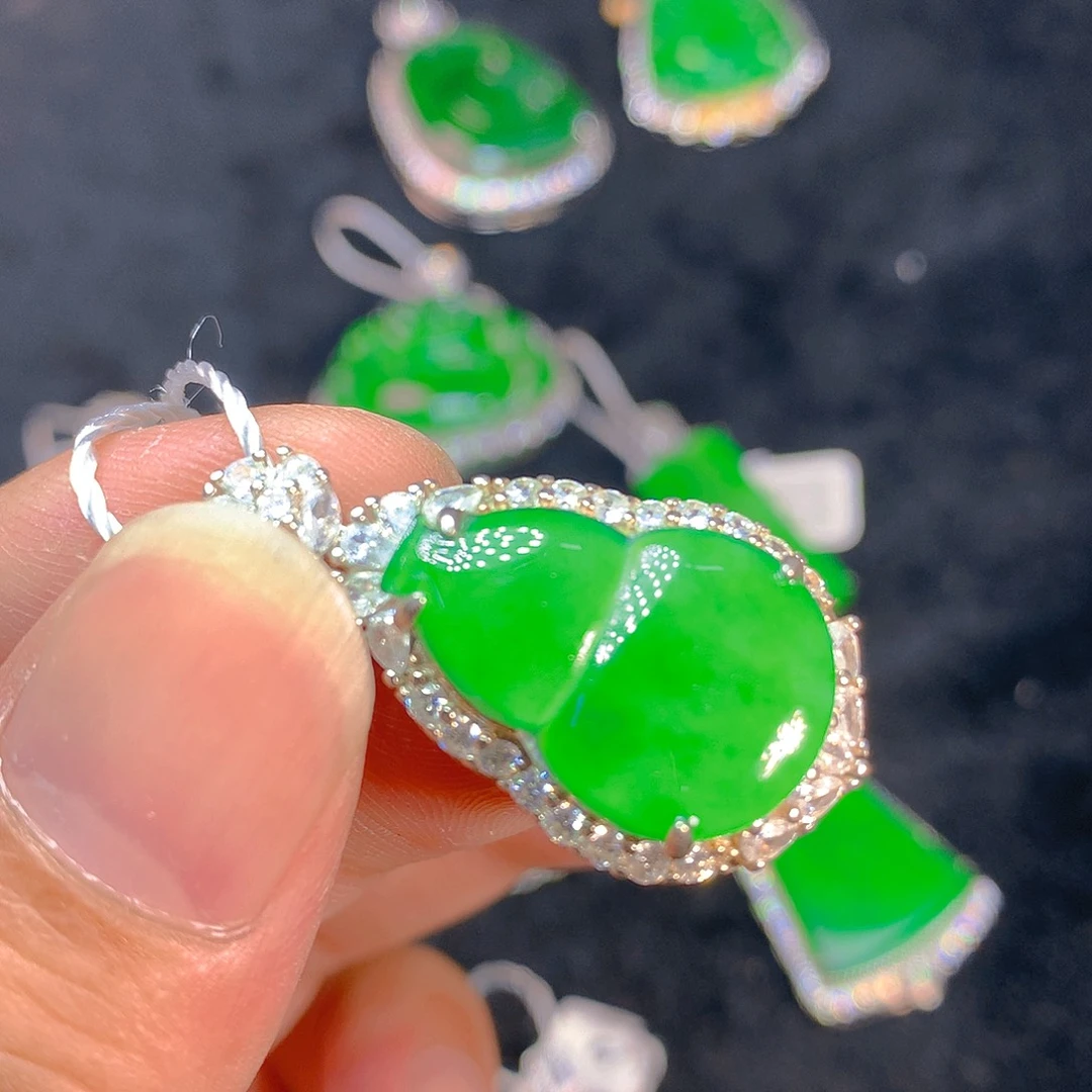 颈饰银S925镶嵌翡翠