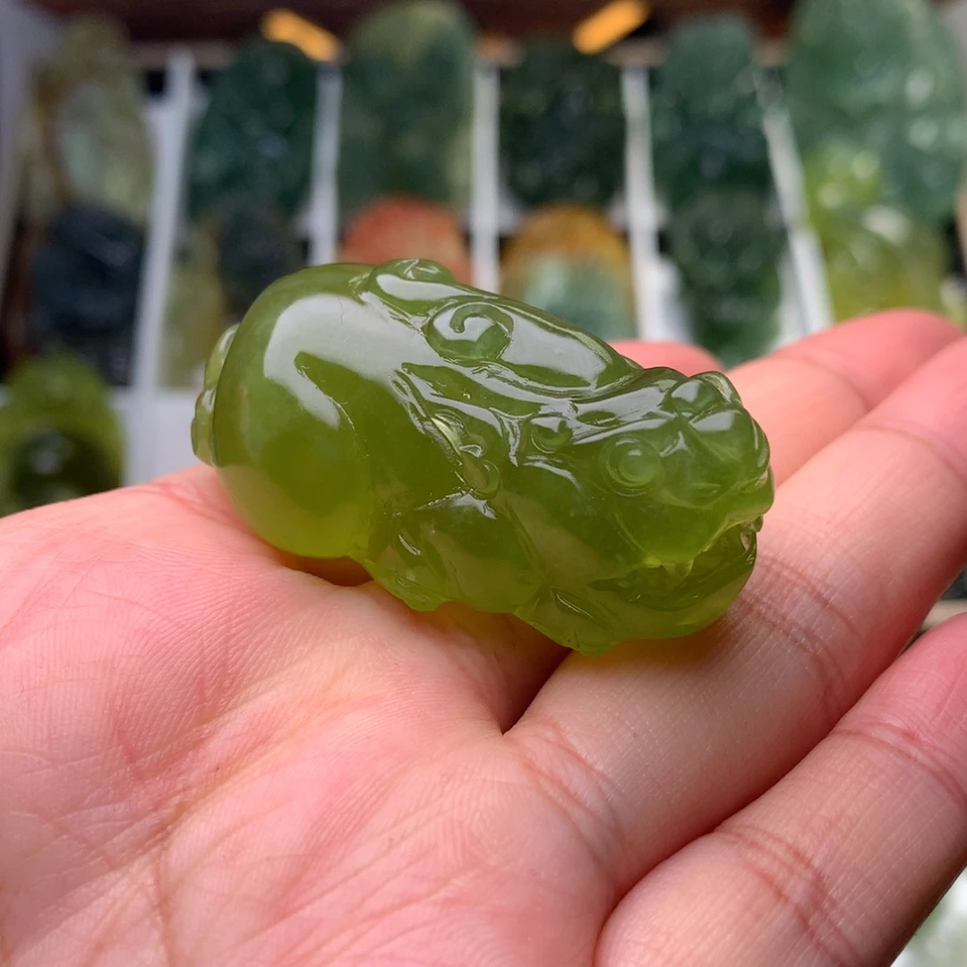 蛇纹石玉未镶嵌挂件貔貅