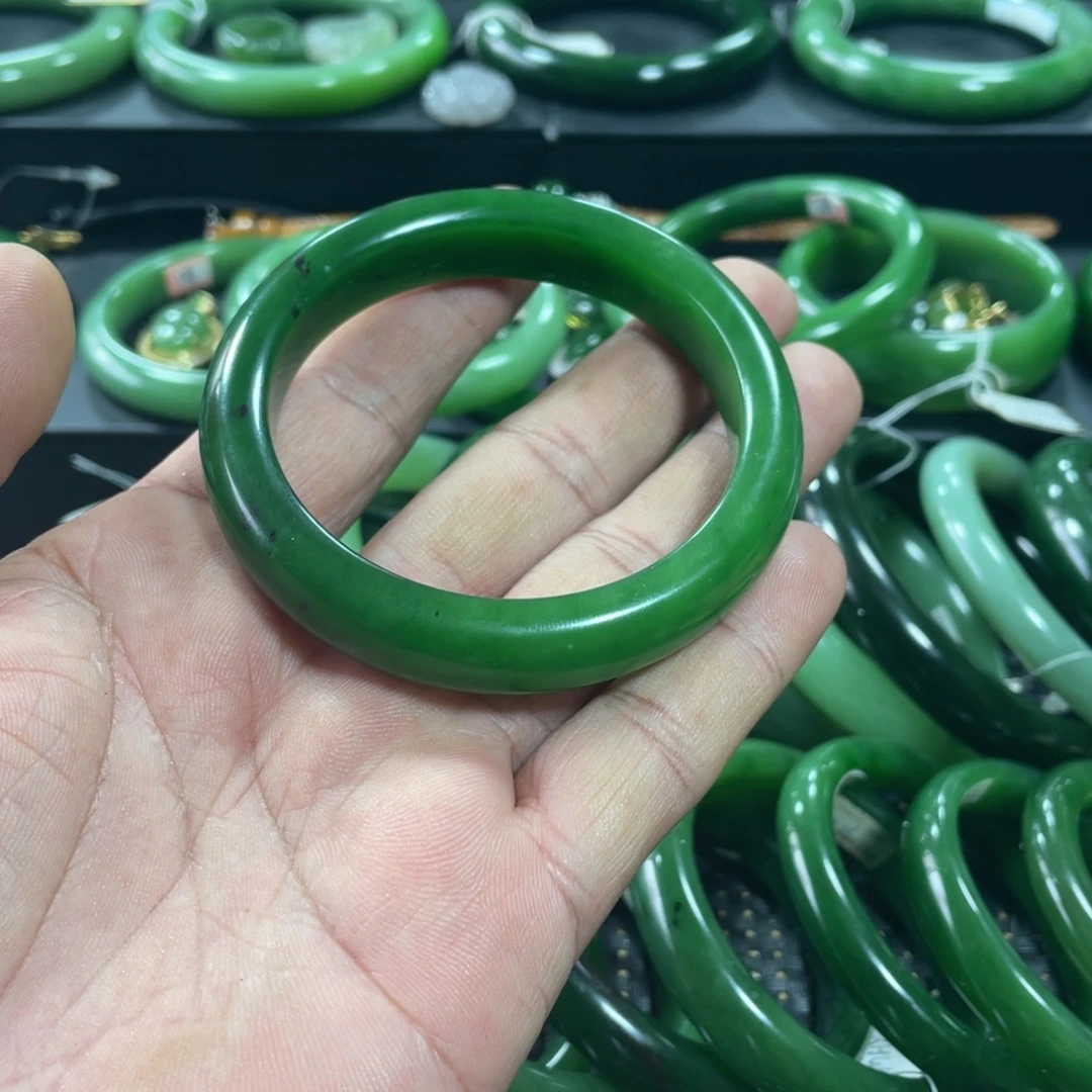 和田玉（碧玉）未镶嵌手镯