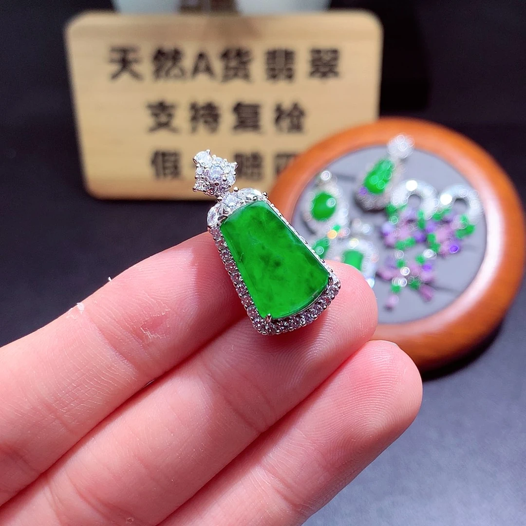 颈饰未镶嵌翡翠翡翠