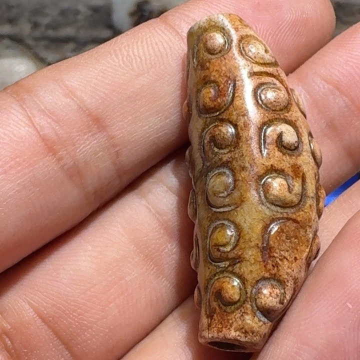 和田玉（糖玉）未镶嵌颈饰问**千