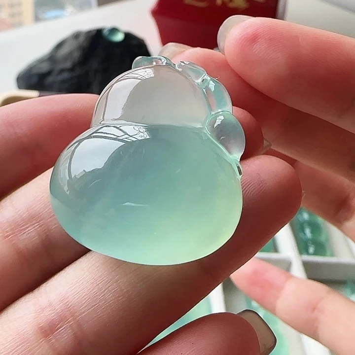 岫玉未镶嵌颈饰岫玉