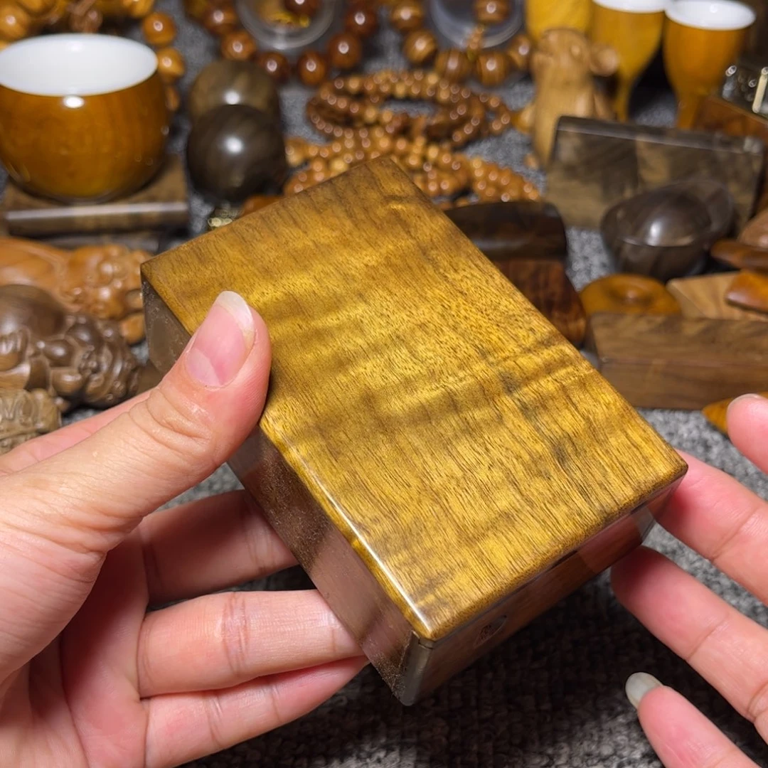 金丝楠阴沉粗烟盒