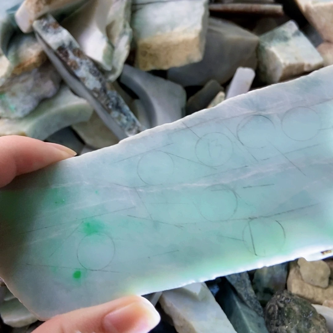 翡翠未镶嵌颈饰天然翡翠