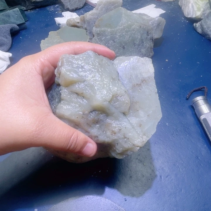 和田玉未镶嵌珠宝半成品