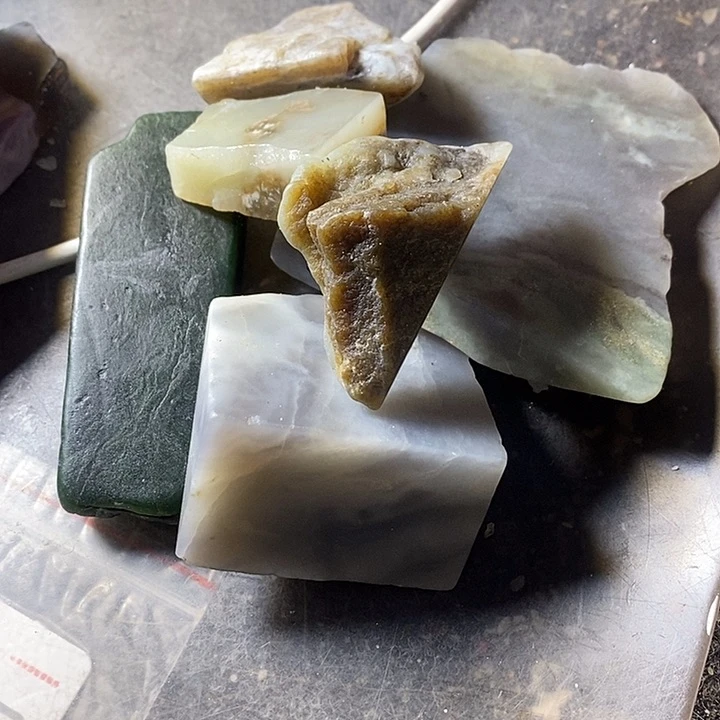 透闪石质玉珠宝半成品未镶嵌一**水