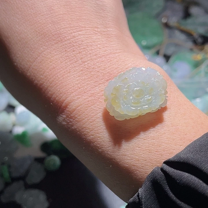 颈饰未镶嵌翡翠天