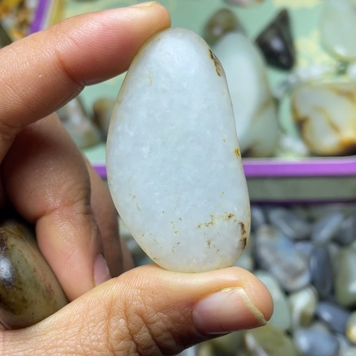 和田玉未镶嵌珠宝半成品