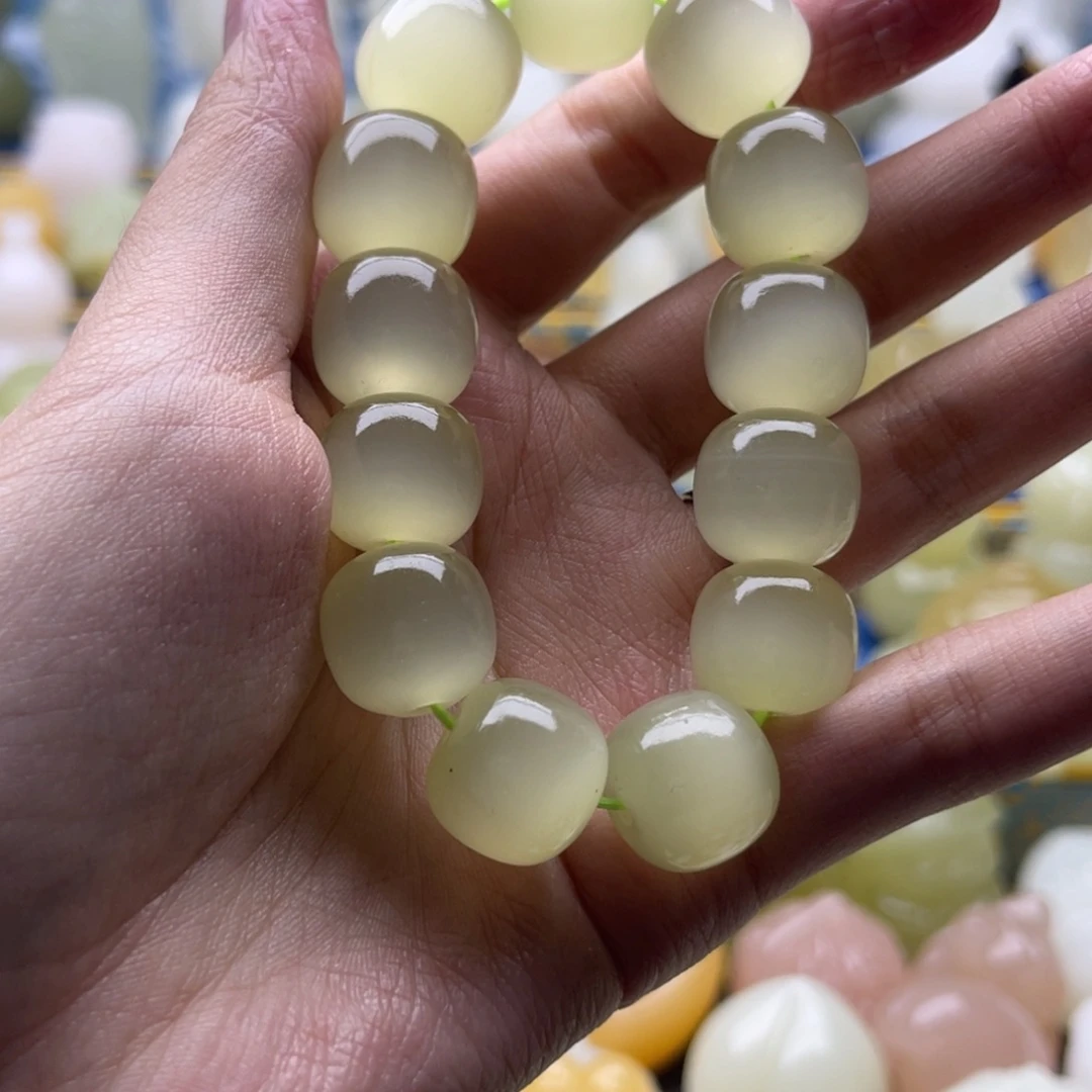 行****新疆昆仑山脉山料