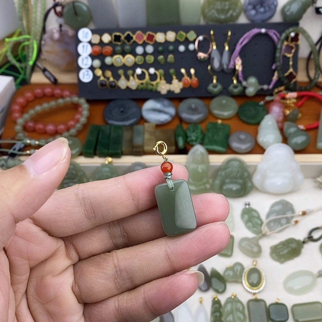 和田玉未镶嵌吊坠(不含链)