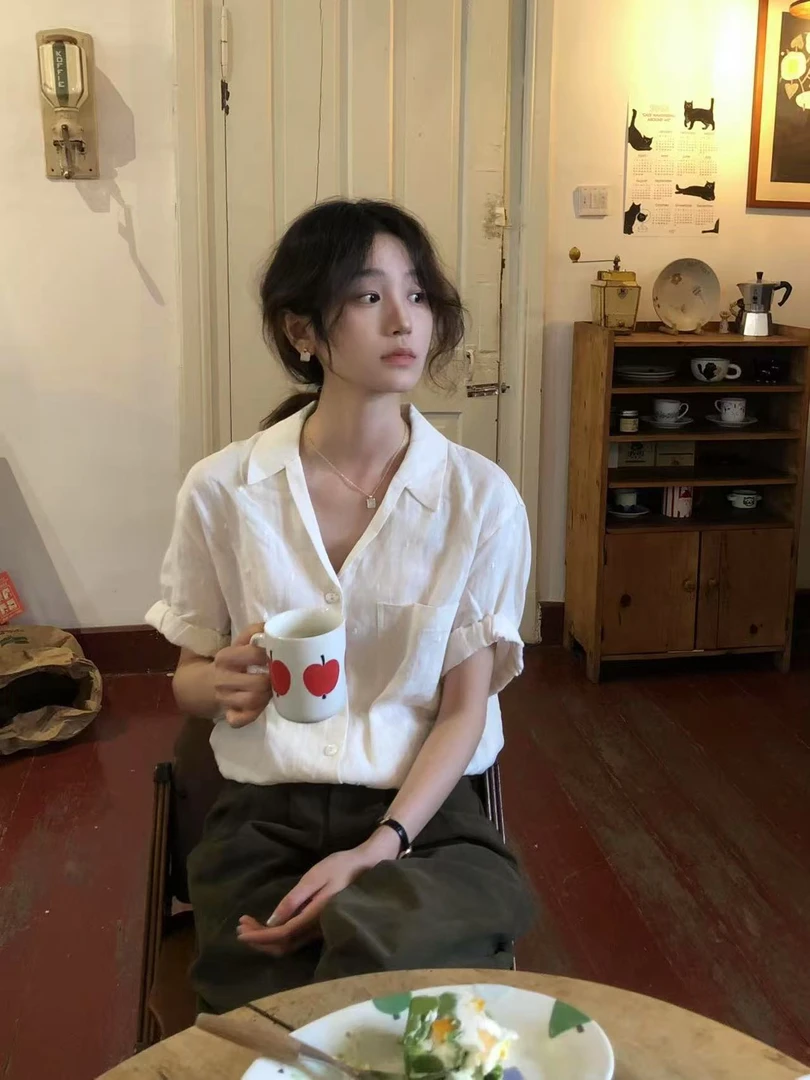白色短袖衬衫2025夏季新款休闲设计感港风高级百搭休闲裤女套装