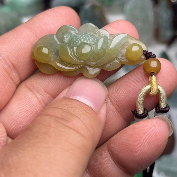 颈饰未镶嵌翡翠荷花