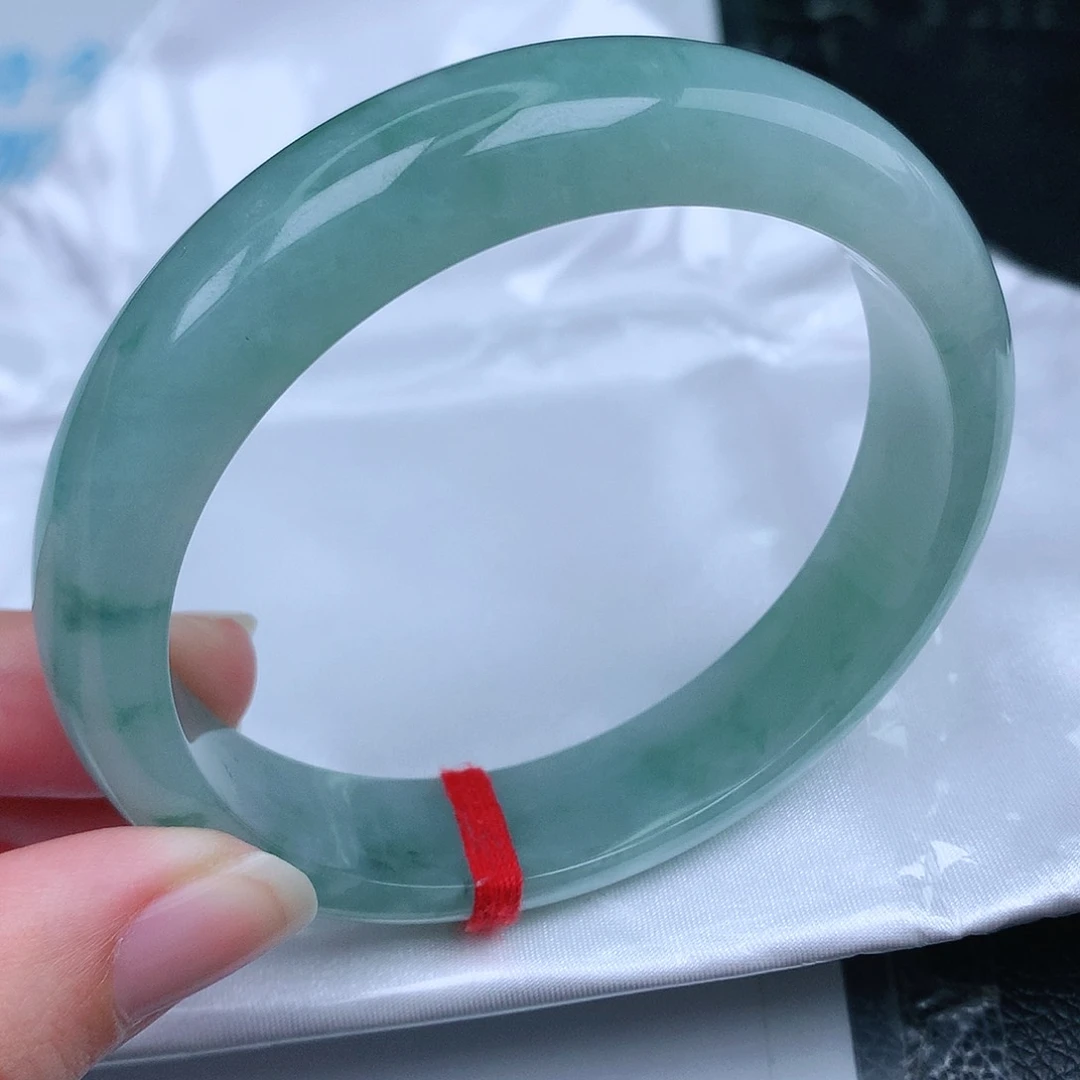 翡翠手镯未镶嵌天然