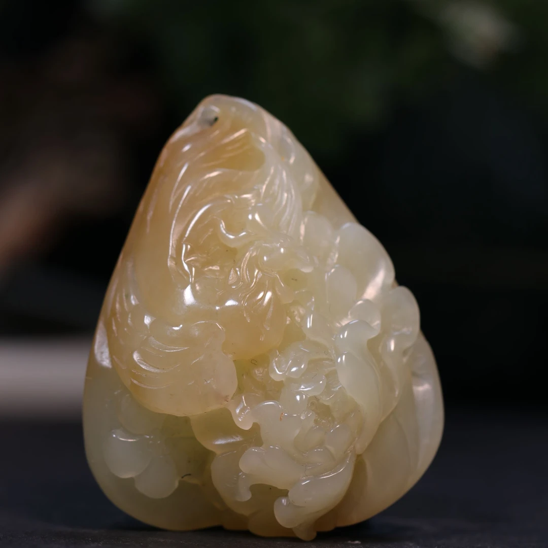 和田玉凤穿牡丹吊坠