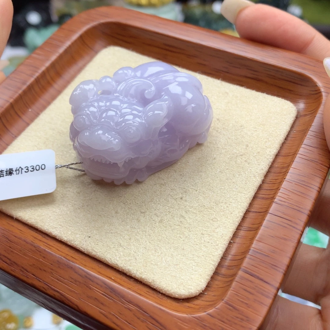翡翠未镶嵌颈饰15