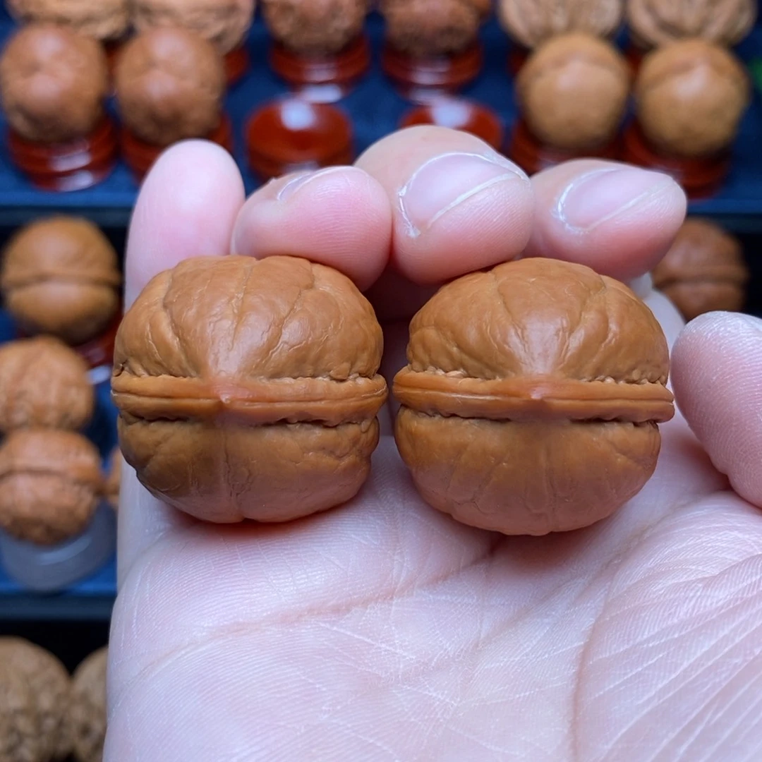 文玩核桃把件手捻四方蟾