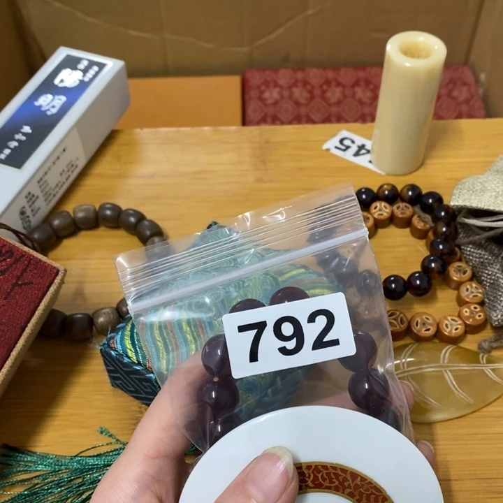 瓷片哈中古工艺品一件