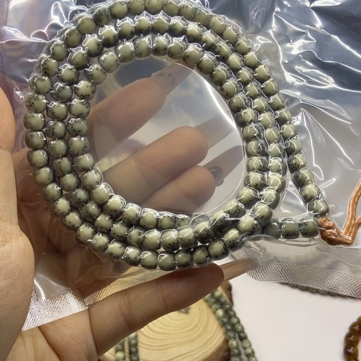 吊坠星月菩提L****.Aaaaaaaa9